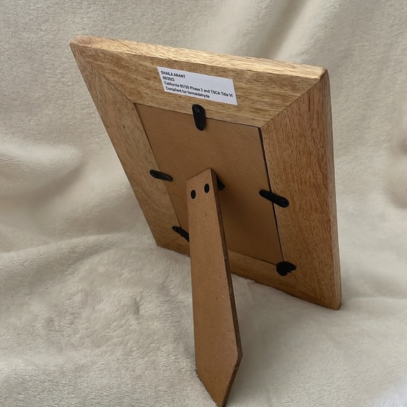 NWT Lovely Shaila Anant Handcrafted in India desk frames, 4”X 6” opening - Picture 5 of 15